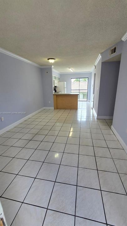 For Sale: $224,999 (2 beds, 2 baths, 812 Square Feet)
