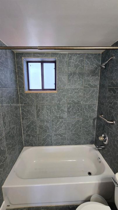 For Sale: $224,999 (2 beds, 2 baths, 812 Square Feet)