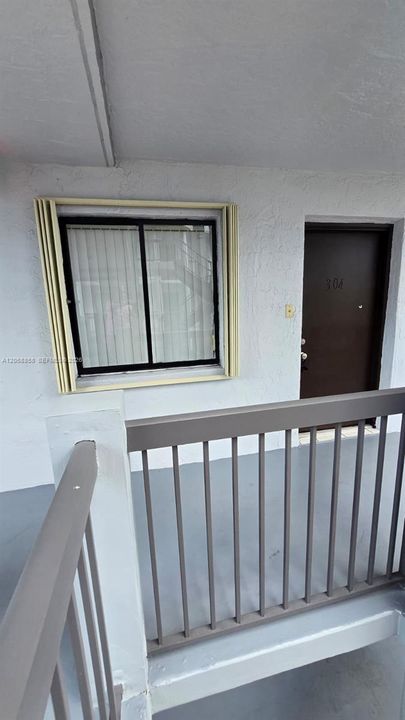 For Sale: $224,999 (2 beds, 2 baths, 812 Square Feet)