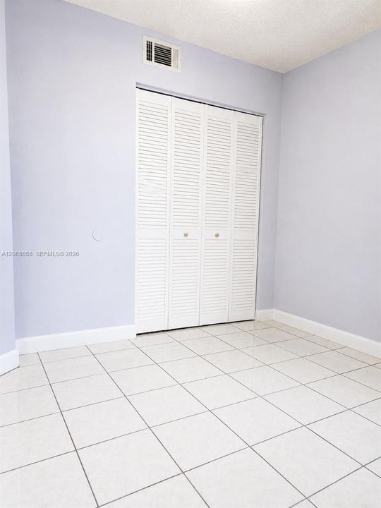 For Sale: $224,999 (2 beds, 2 baths, 812 Square Feet)