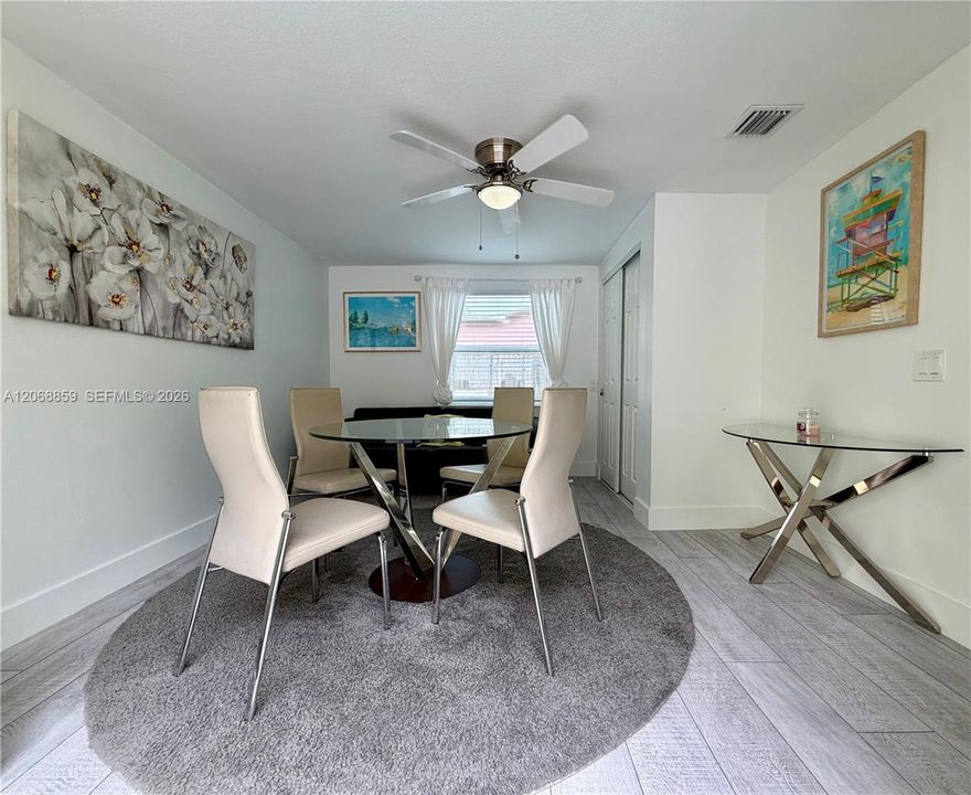 For Rent: $3,250 (2 beds, 1 baths, 1007 Square Feet)