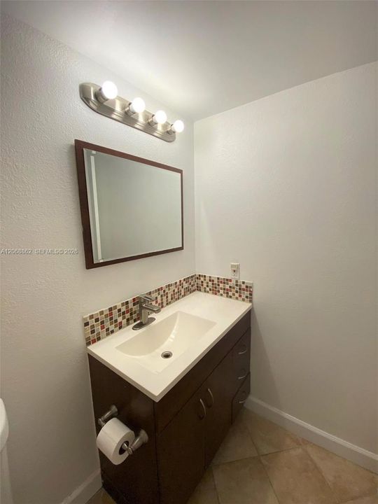 For Rent: $1,850 (1 beds, 1 baths, 780 Square Feet)