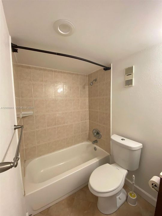 For Rent: $1,850 (1 beds, 1 baths, 780 Square Feet)