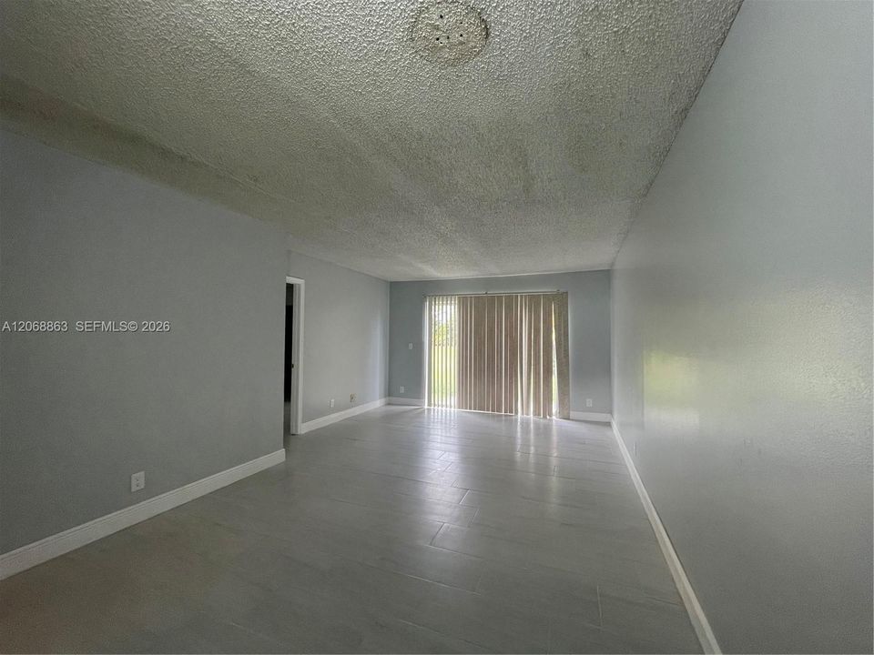 Activo con contrato: $2,000 (2 camas, 2 baños, 768 Pies cuadrados)