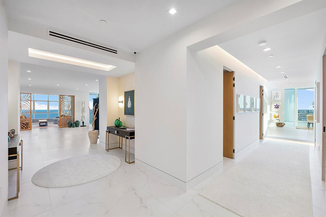 The double split foyer