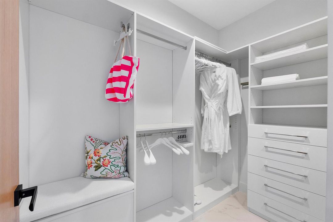 The rosewood suite -closet