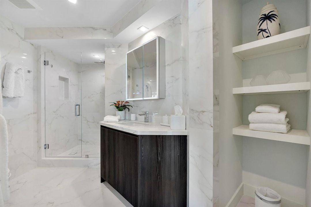 The Aqua En-Suite Bath