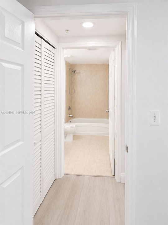 For Rent: $1,500 (1 beds, 1 baths, 1087 Square Feet)