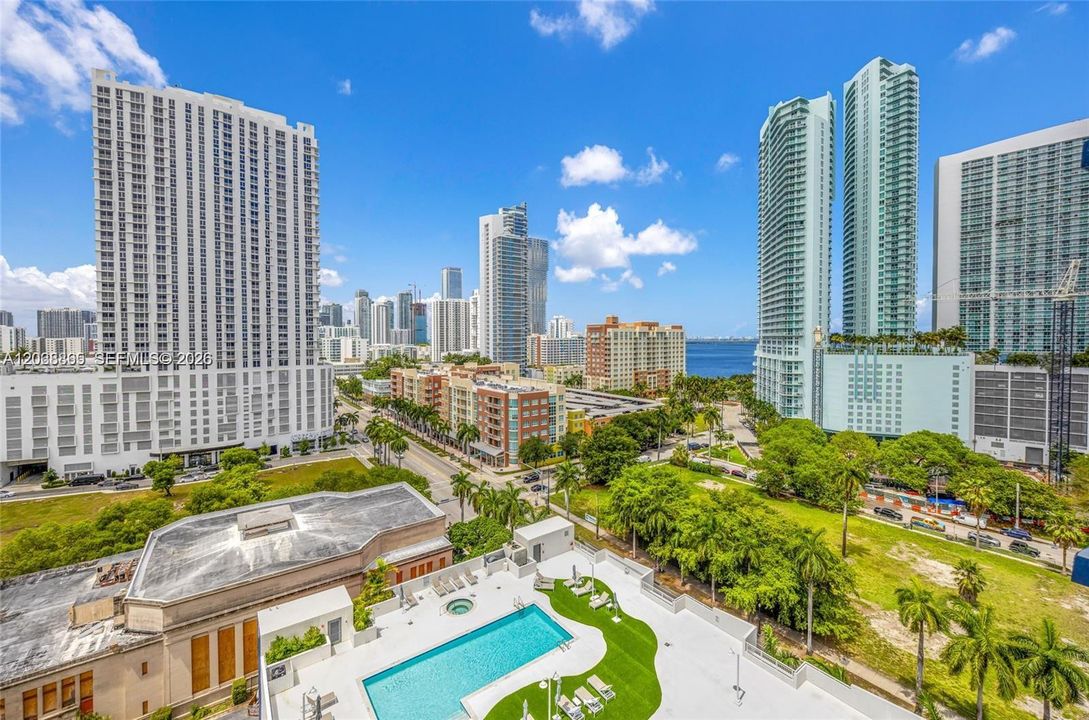 For Rent: $1,500 (1 beds, 1 baths, 1087 Square Feet)