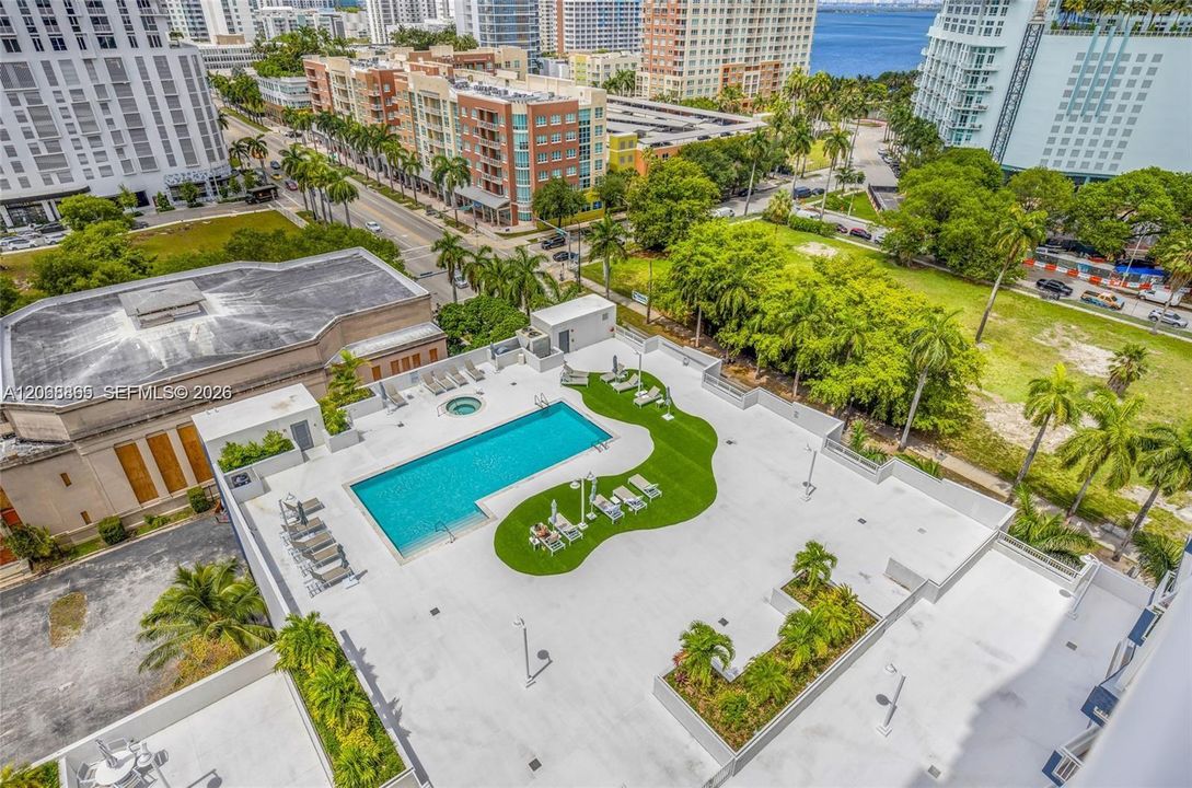 For Rent: $1,500 (1 beds, 1 baths, 1087 Square Feet)