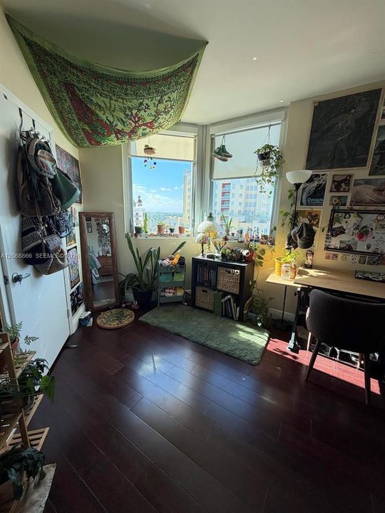 For Sale: $475,000 (2 beds, 2 baths, 1467 Square Feet)