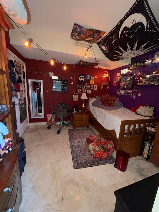 For Sale: $475,000 (2 beds, 2 baths, 1467 Square Feet)