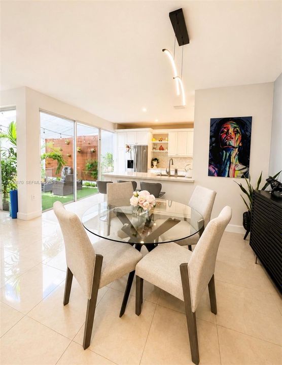 En Venta: $599,500 (2 camas, 2 baños, 1456 Pies cuadrados)