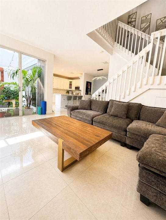 En Venta: $599,500 (2 camas, 2 baños, 1456 Pies cuadrados)