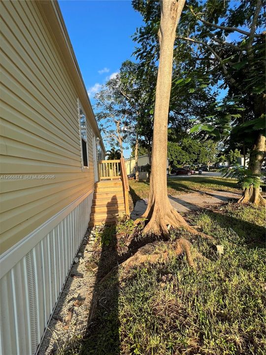 For Rent: $2,800 (4 beds, 2 baths, 1512 Square Feet)