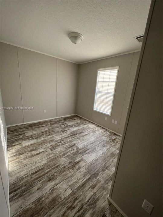 For Rent: $2,800 (4 beds, 2 baths, 1512 Square Feet)