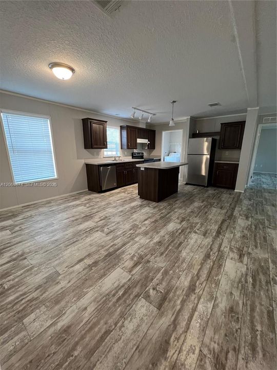 For Rent: $2,800 (4 beds, 2 baths, 1512 Square Feet)