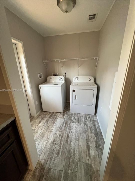 For Rent: $2,800 (4 beds, 2 baths, 1512 Square Feet)