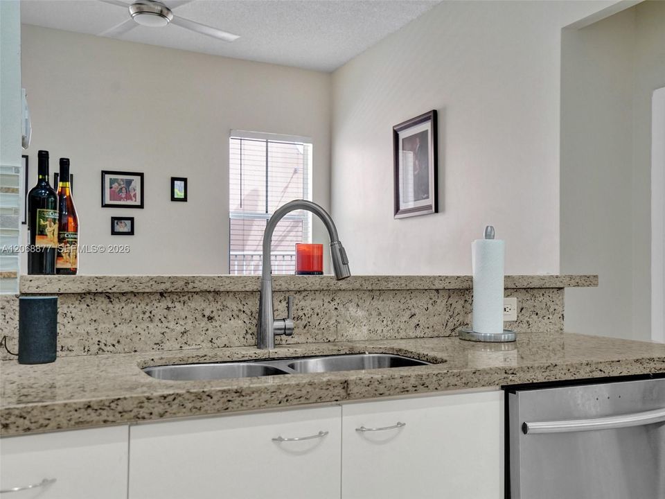 For Rent: $3,900 (3 beds, 2 baths, 1662 Square Feet)