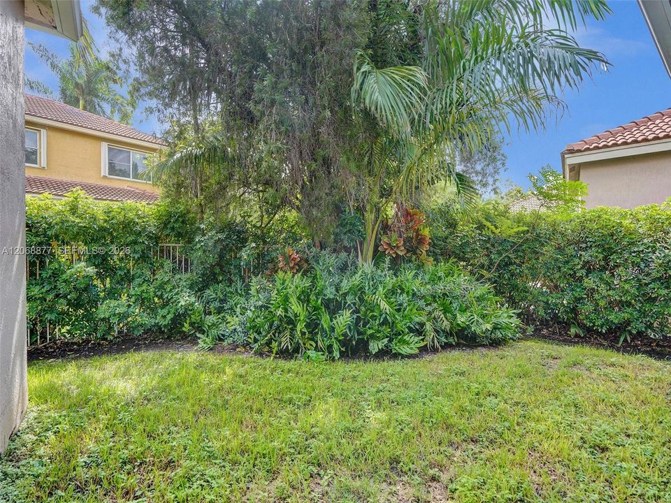 For Rent: $3,900 (3 beds, 2 baths, 1662 Square Feet)