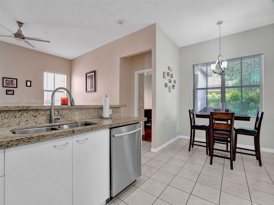For Rent: $3,900 (3 beds, 2 baths, 1662 Square Feet)
