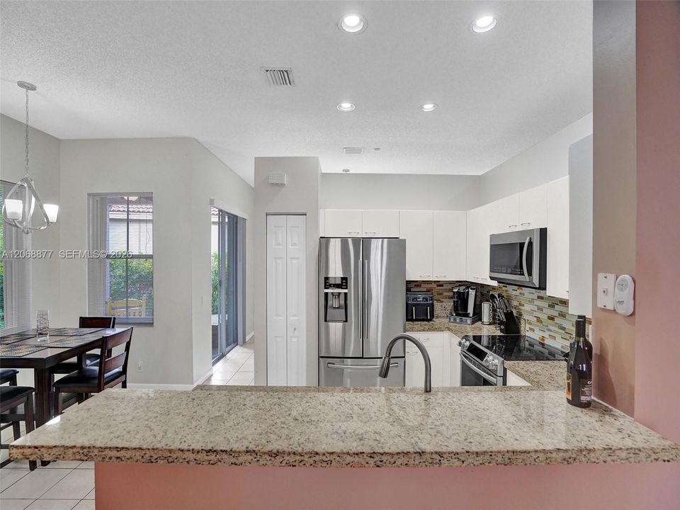 For Rent: $3,900 (3 beds, 2 baths, 1662 Square Feet)