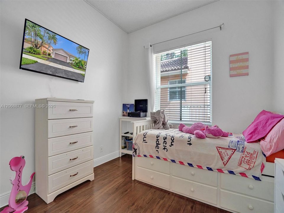 For Rent: $3,900 (3 beds, 2 baths, 1662 Square Feet)