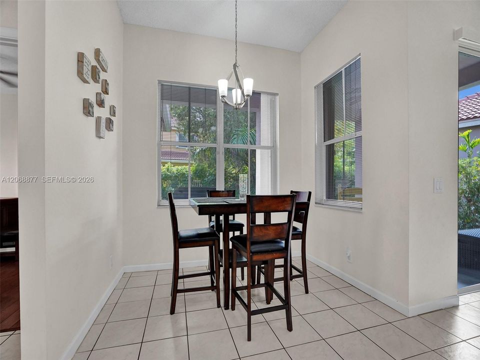 For Rent: $3,900 (3 beds, 2 baths, 1662 Square Feet)