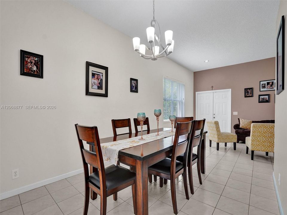 For Rent: $3,900 (3 beds, 2 baths, 1662 Square Feet)