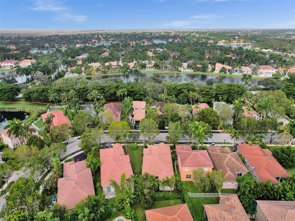 For Rent: $3,900 (3 beds, 2 baths, 1662 Square Feet)