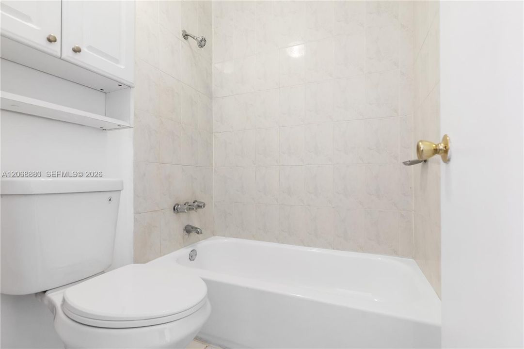 For Rent: $2,100 (2 beds, 1 baths, 6756 Square Feet)