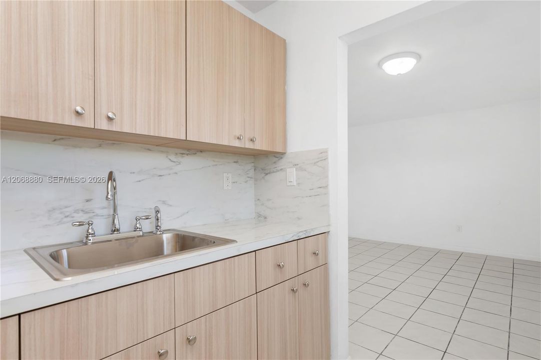For Rent: $2,100 (2 beds, 1 baths, 6756 Square Feet)