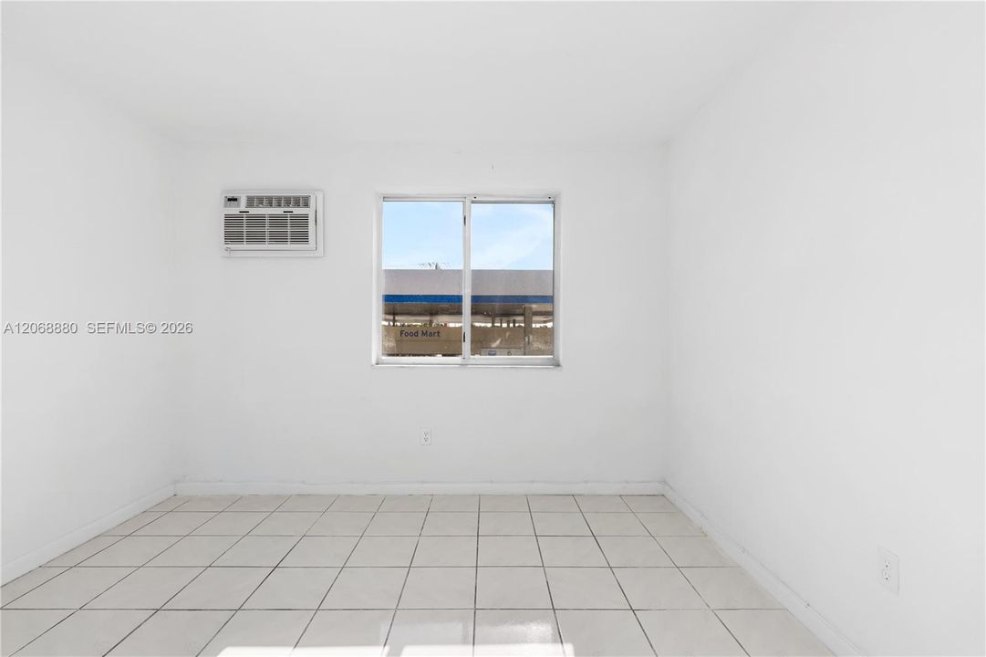 For Rent: $2,100 (2 beds, 1 baths, 6756 Square Feet)