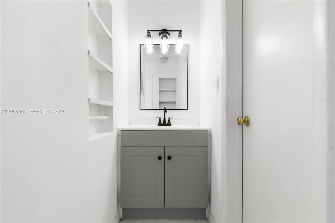 For Rent: $2,100 (2 beds, 1 baths, 6756 Square Feet)