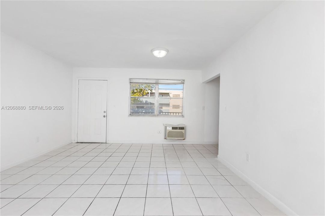 For Rent: $2,100 (2 beds, 1 baths, 6756 Square Feet)