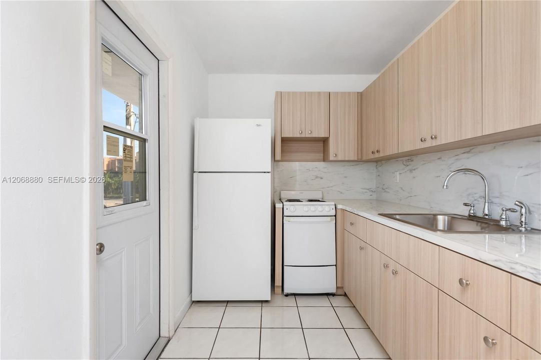 For Rent: $2,100 (2 beds, 1 baths, 6756 Square Feet)