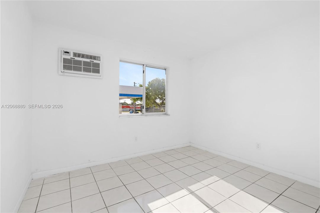 For Rent: $2,100 (2 beds, 1 baths, 6756 Square Feet)