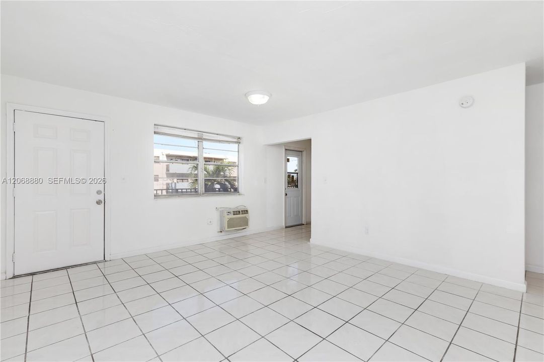 For Rent: $2,100 (2 beds, 1 baths, 6756 Square Feet)