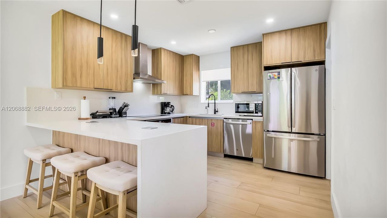 For Rent: $2,700 (4 beds, 2 baths, 1600 Square Feet)