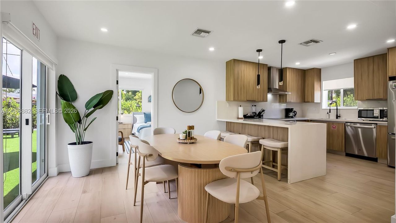 For Rent: $2,700 (4 beds, 2 baths, 1600 Square Feet)