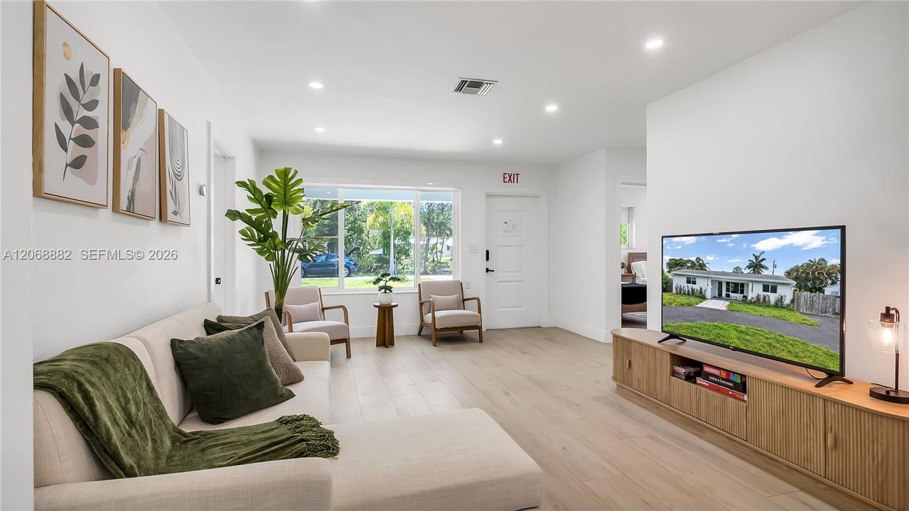 For Rent: $2,700 (4 beds, 2 baths, 1600 Square Feet)