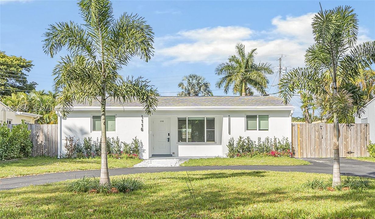 For Rent: $2,700 (4 beds, 2 baths, 1600 Square Feet)
