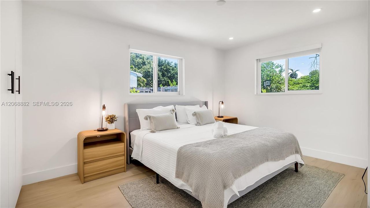 For Rent: $2,700 (4 beds, 2 baths, 1600 Square Feet)