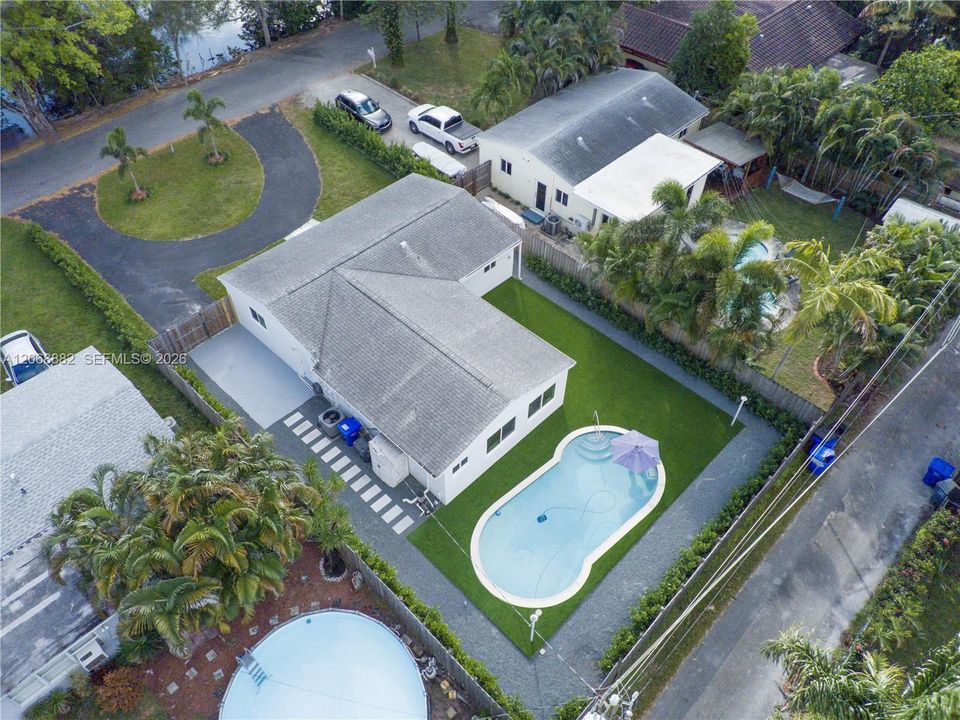 For Rent: $2,700 (4 beds, 2 baths, 1600 Square Feet)