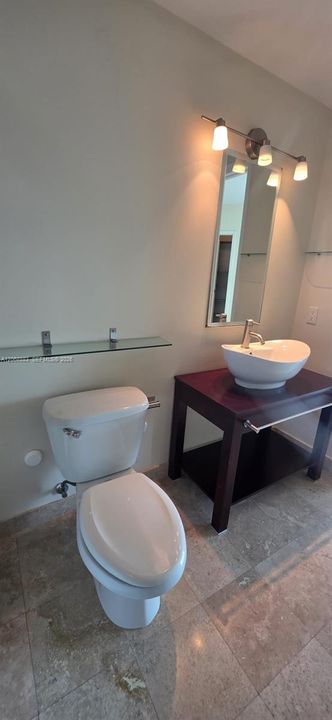 В аренду: $3,400 (2 спален, 2 ванн, 920 Квадратных фут)