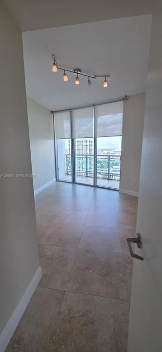В аренду: $3,400 (2 спален, 2 ванн, 920 Квадратных фут)