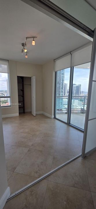 В аренду: $3,400 (2 спален, 2 ванн, 920 Квадратных фут)