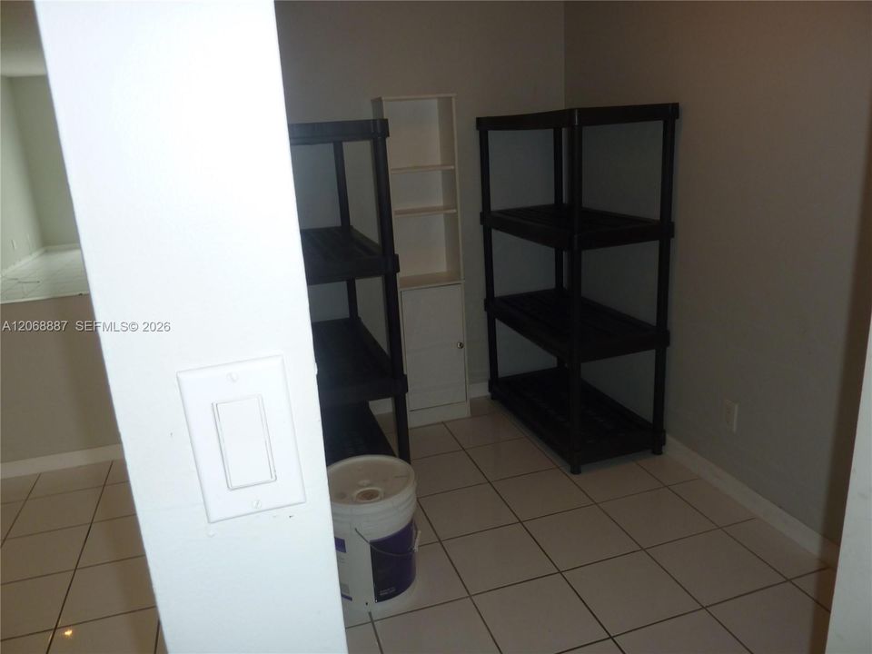 For Sale: $214,500 (2 beds, 2 baths, 982 Square Feet)