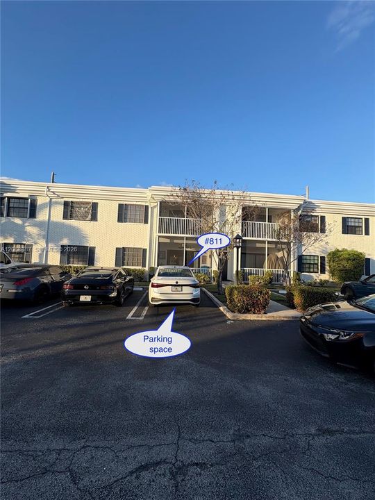 For Sale: $214,500 (2 beds, 2 baths, 982 Square Feet)