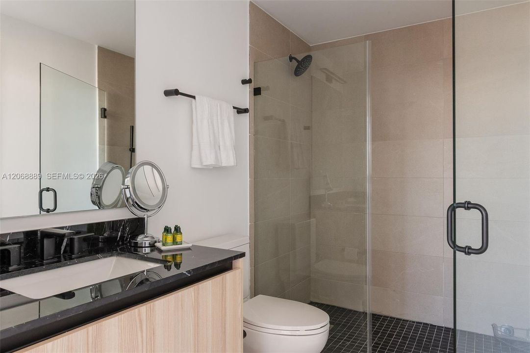 For Sale: $550,000 (1 beds, 1 baths, 468 Square Feet)